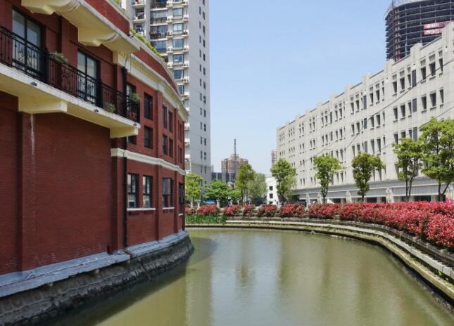 A stroll on Harbin Road